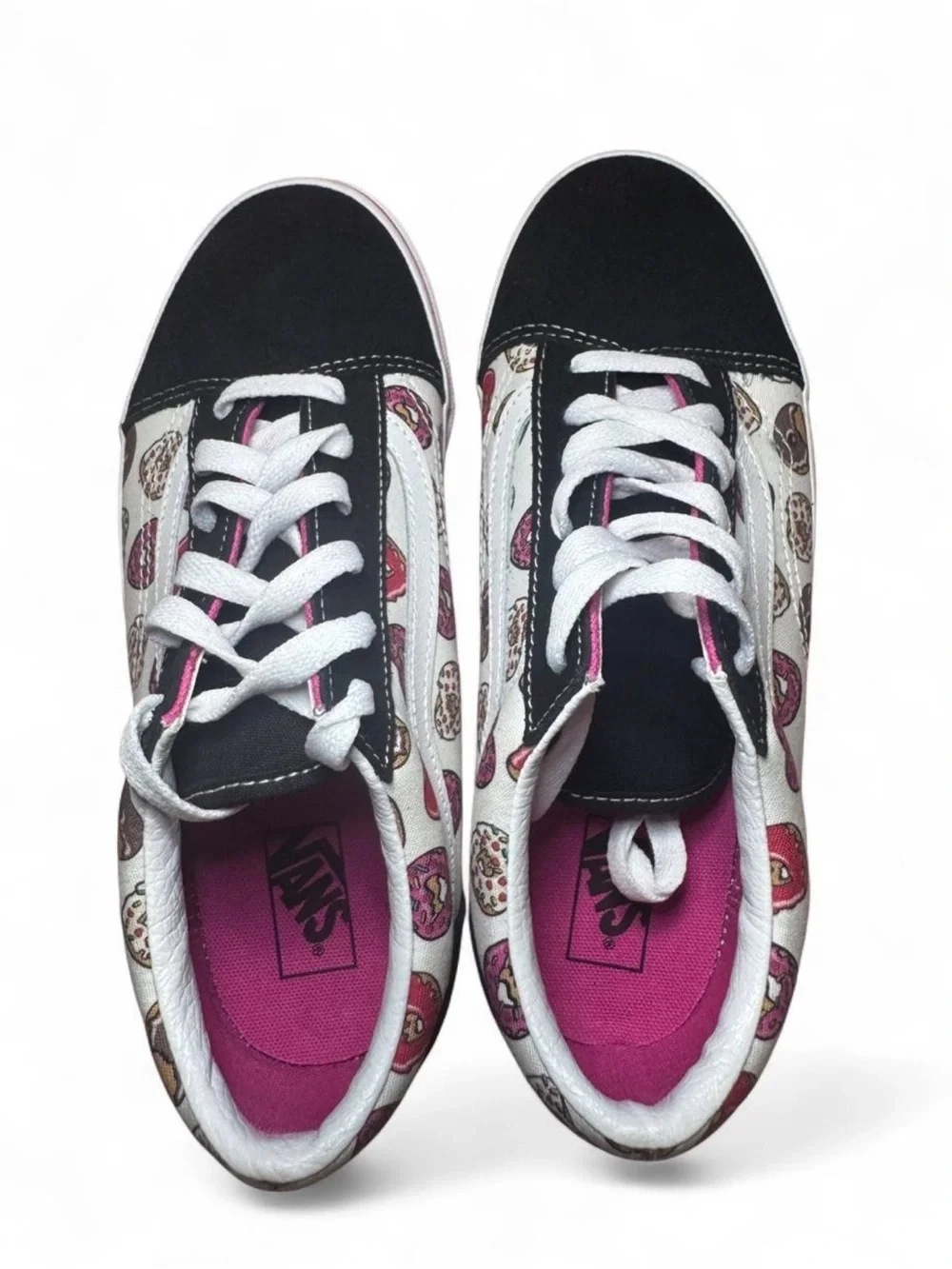 Vans Kids Low-Top Sneakers in Black, White and Pink Heart Print